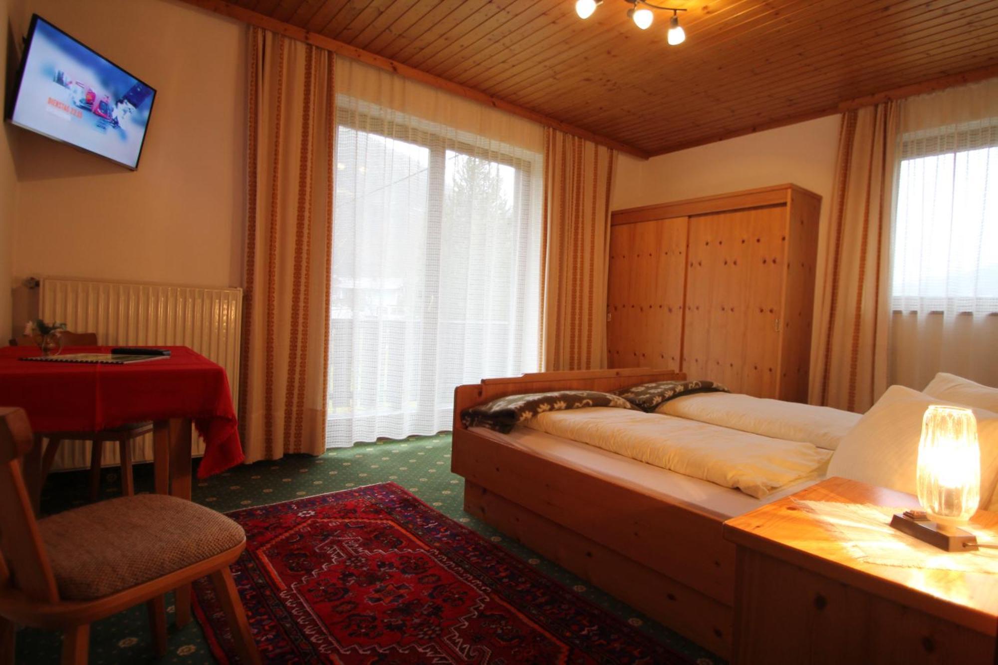 Pension Hubertushof Beim Roemerbad Bad Kleinkirchheim Exterior foto